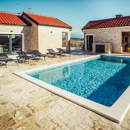 Luxury Mala Villa *
