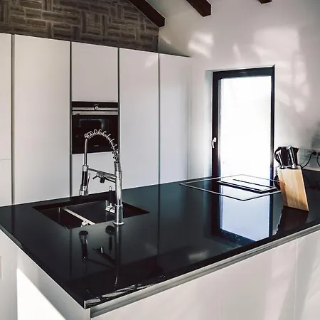 Villa Mala,luxury Retreat With Pool, Sauna & Gym