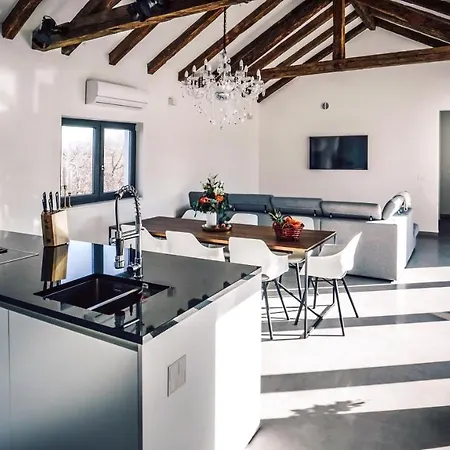 Villa Mala,luxury Retreat With Pool, Sauna & Gym Privlaka (Zadar)