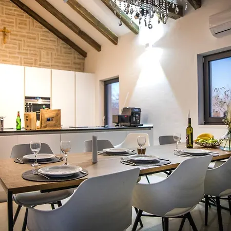 Mala,luxury Retreat With Pool, Sauna & Gym Villa Privlaka (Zadar)
