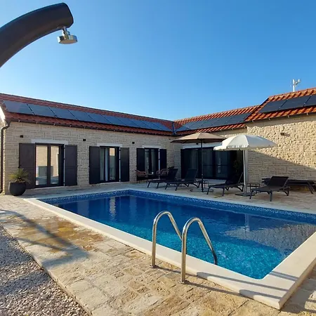 Villa Mala,luxury Retreat With Pool, Sauna & Gym *