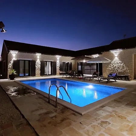 Mala,luxury Retreat With Pool, Sauna & Gym Privlaka (Zadar)