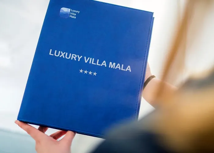 Luxury Mala Villa *